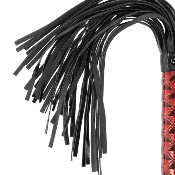 Begme Fetish Games – Flogger en cuir végan édition rouge – vue 3 Begme Fetish Games – Flogger en cuir végan édition rouge – vue 3 – BDSM & fétichisme