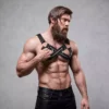Fetish Submissive – Harnais de poitrine croisé en néoprène réglable avec fermetures glissière pour hommes – vue 3 – Lingerie homme
