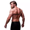 Fetish Submissive – Harnais en cuir écologique pour hommes épaules croisées attitude – vue 2 Fetish Submissive – Harnais en cuir écologique pour hommes épaules croisées attitude – vue 2 – Lingerie homme