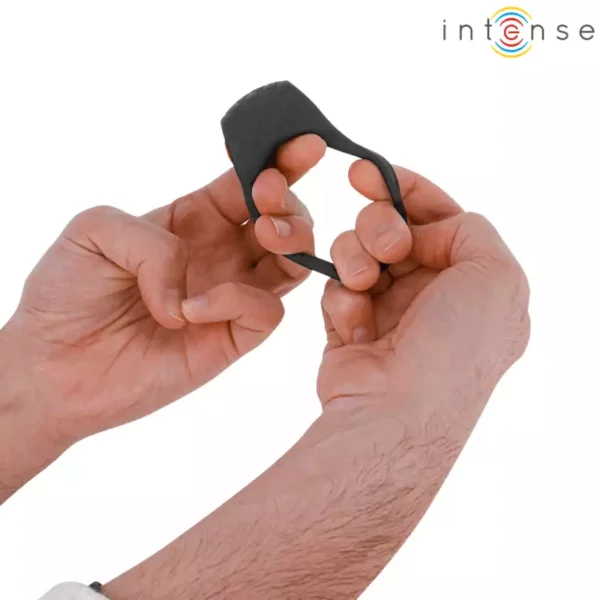 Intense – Clover vibrateur anneau pénis 10 vibrations noir – vue 5 Intense – Clover vibrateur anneau pénis 10 vibrations noir – vue 5 – Sextoys