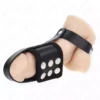 Kink – Anneau de cage à pénis en cuir avec sangle réglable de séparation des balles revêtueuse – vue 2 – BDSM & fétichisme