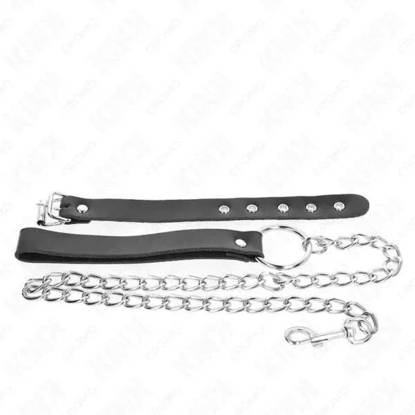 Kink – Anneau pénis en cuir avec sangle 21,5 x 2 cm et chaîne en métal 60 cm – vue 4 Kink – Anneau pénis en cuir avec sangle 21,5 x 2 cm et chaîne en métal 60 cm – vue 4 – BDSM & fétichisme