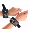 Kink – Appareils-poignets - rangée de rivets simple noir ajustable 17-28 cm x 5 cm – BDSM & fétichisme
