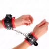 Kink – Appui-poignets lourds doublés de fourrure rouge ajustables 20-30 cm x 6 cm – BDSM & fétichisme