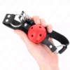 Kink – Balle respirante 4 cm bag avec double rivet rouge 62,5 x 2,5 cm ajustable 42-58 cm – vue 4 – BDSM & fétichisme