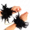 Kink – Manchettes en plume avec chaîne or modèle 1 – BDSM & fétichisme