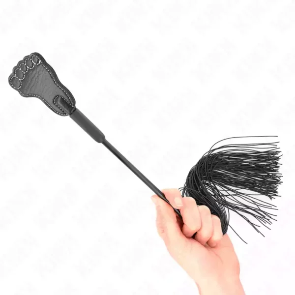Kink – Pagaie en forme de pied avec fouet à gland 31 cm – vue 4 Kink – Pagaie en forme de pied avec fouet à gland 31 cm – vue 4 – BDSM & fétichisme