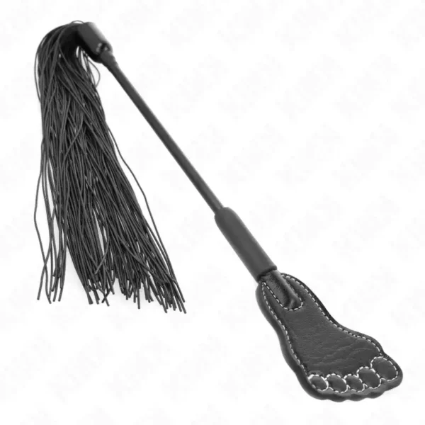 Kink – Pagaie en forme de pied avec fouet à gland 31 cm – vue 5 Kink – Pagaie en forme de pied avec fouet à gland 31 cm – vue 5 – BDSM & fétichisme